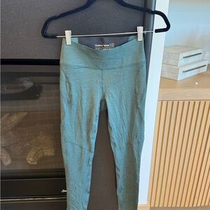 BRAND NEW WITH TAGS DARK GREEN OUTDOOR VOICES LEGGINGS 7/8